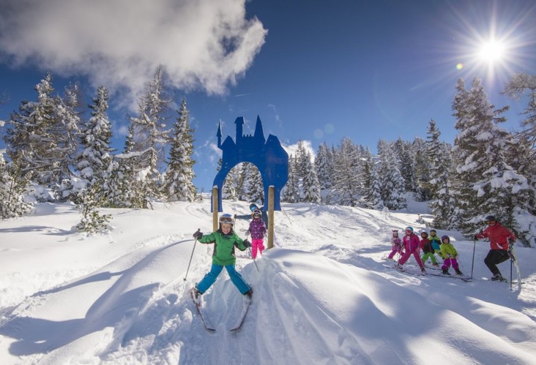 Kinderskikurs in Forstau auf der Fageralm (© Region Schladming-Dachstein / L. Masser)